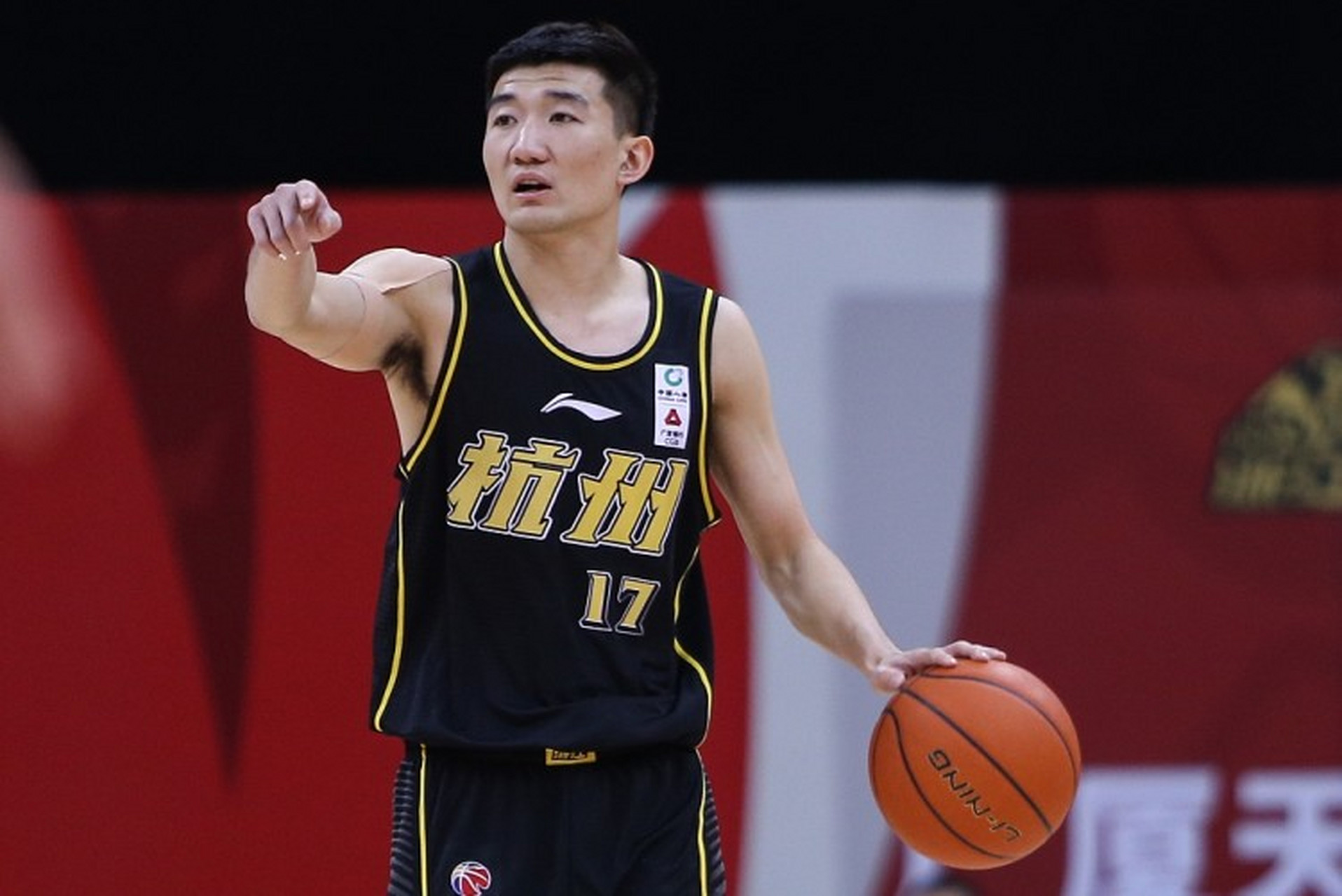 开云体育手机app下载离谱！赛前费耶诺德调整名单以备NBA总决赛赛后洛杉矶湖人调整名单以备CBA常规赛，冲刺阶段密尔沃基雄鹿备战NBA总决赛的简单介绍